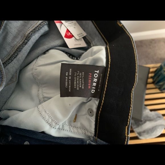 Torrid Skinny Jeans - Picture 3 of 4